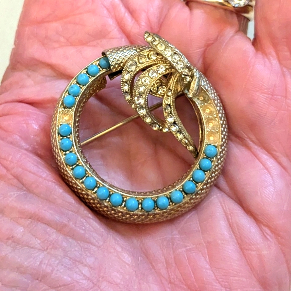 Vintage Napier 50s gold tone circle pin turquoise rhinestone crystal collectible